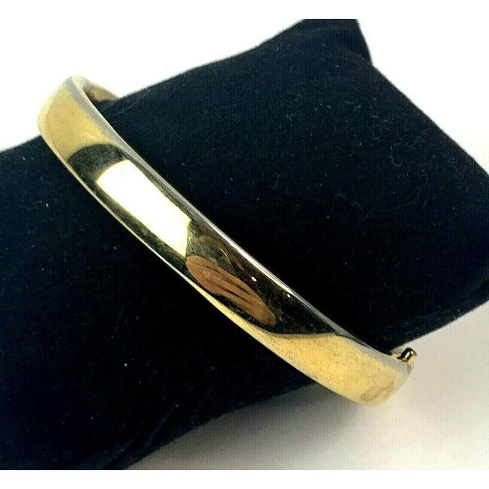 Vtg Napier Gold Tone Bracelet Locking Bangle 2.25 x 2.5"